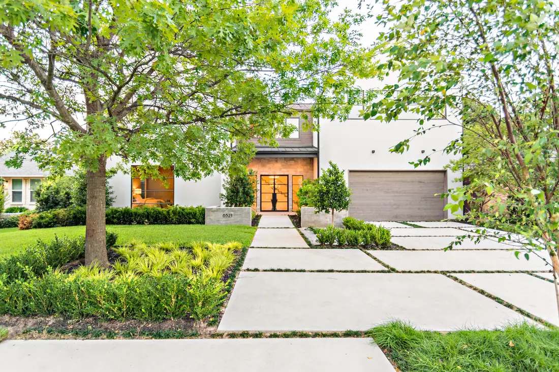 Custom home by Shaw Building Group in Dallas