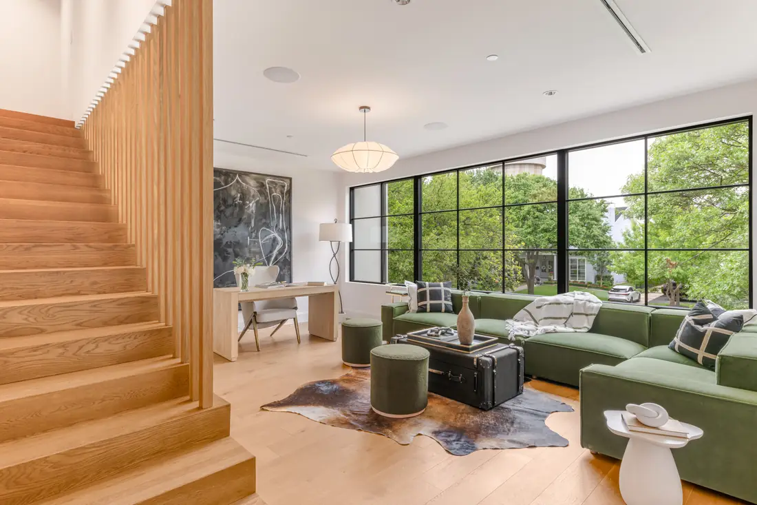 Villanova Drive custom home in Dallas by Shaw Building Group
