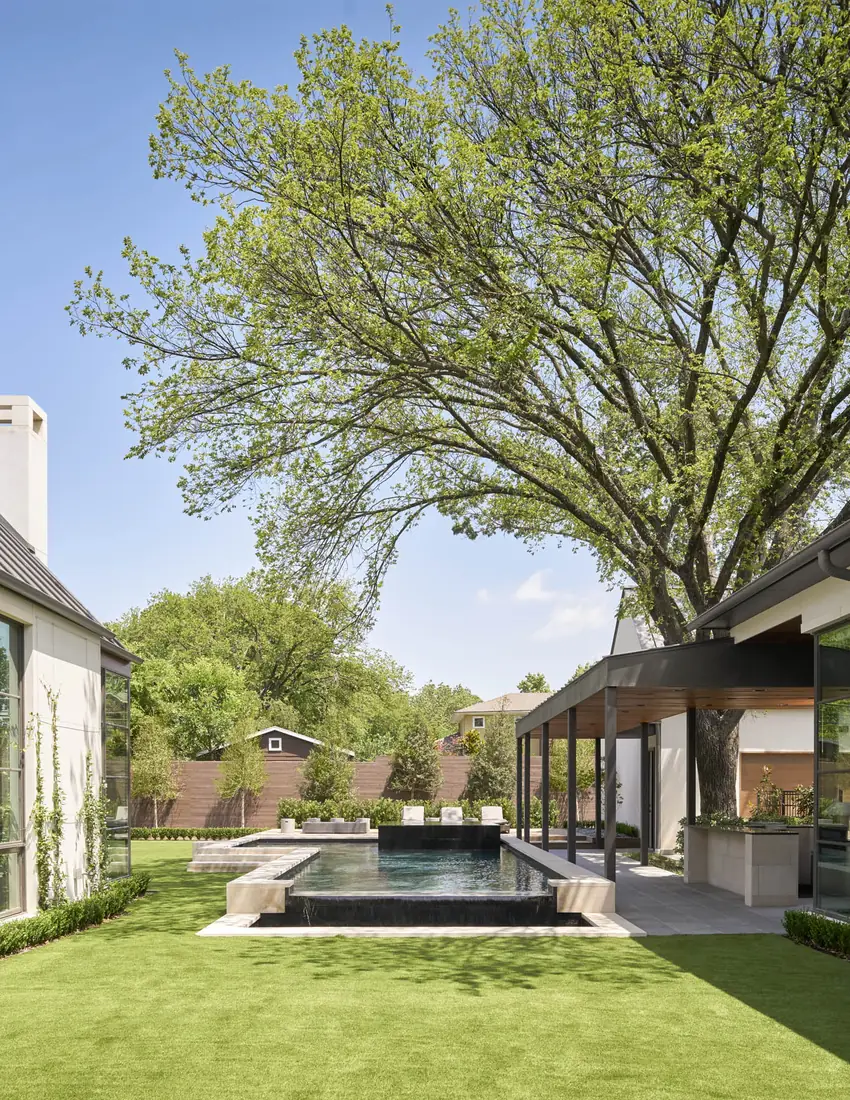 Woodland Drive custom home in Dallas by Shaw Building Group